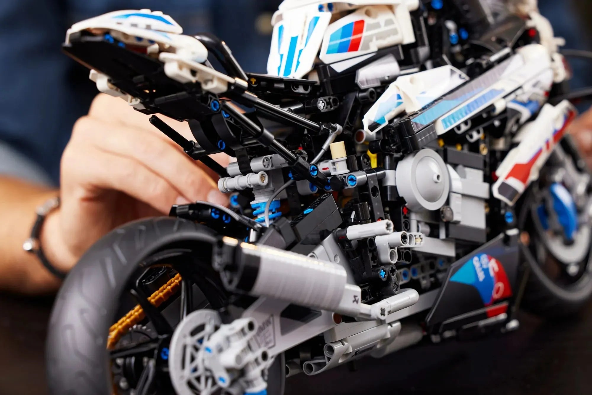 BMW M 1000 RR (1920 pzas)